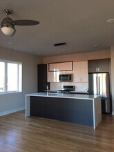 1639 W Grand Ave in Chicago, IL - Building Photo - Building Photo
