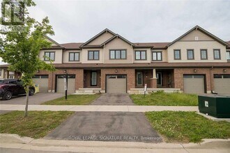 76 Scarletwood St in Hamilton, ON - Building Photo - Building Photo
