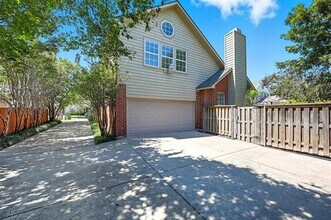 9213 Briarcrest Dr in Rowlett, TX - Building Photo - Building Photo
