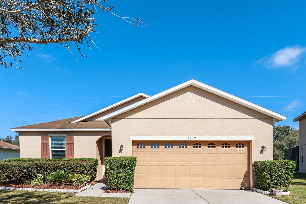4429 Fieldview Cir in Wesley Chapel, FL - Building Photo
