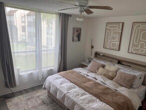 6301 N University Dr, Unit 204 in Tamarac, FL - Foto de edificio - Building Photo