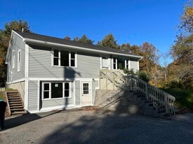 131 Portsmouth Ave in Stratham, NH - Building Photo