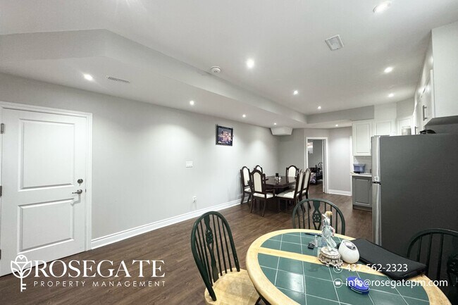 13 Scotchmere Crescent in Brampton, ON - Building Photo - Building Photo