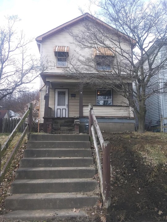 3035 West St in Weirton, WV - Building Photo