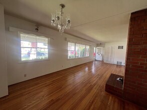 1542 Alameda St in Pomona, CA - Building Photo - Building Photo