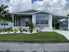107 Country Club Dr in Plant City, FL - Building Photo