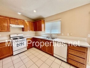 16814 Cactus St in Hesperia, CA - Building Photo - Building Photo