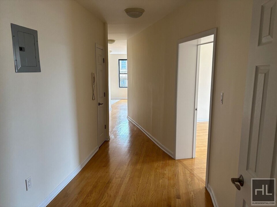 West 171st Street in New York, NY - Building Photo