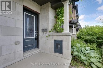 512 Silvertip Ln in Ottawa, ON - Building Photo - Building Photo