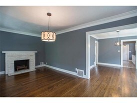 5919 Kenwood Ave in Kansas City, MO - Building Photo