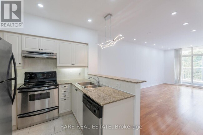 451 Rosewell Ave in Toronto, ON - Building Photo - Building Photo