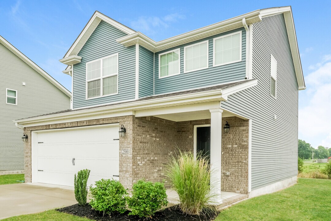 2500 Guildhall Ln in Lexington, KY - Building Photo