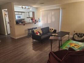 803 Claytor Square in Blacksburg, VA - Building Photo