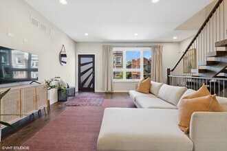 3331 W Crystal St in Chicago, IL - Building Photo - Building Photo