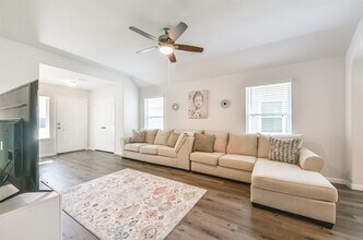 5522 Briana Dee Dr in Arcola, TX - Foto de edificio - Building Photo