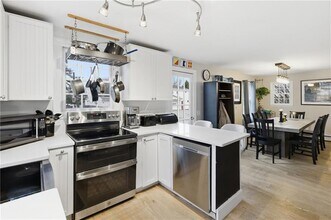 72 Seascape Ave in Middletown, RI - Building Photo - Building Photo