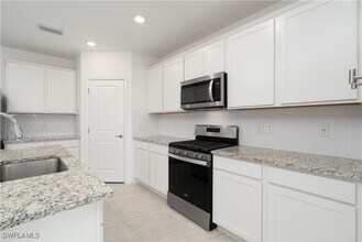 42380 Cascade Dr in Punta Gorda, FL - Foto de edificio - Building Photo