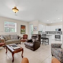 363 NE 25th Ter in Homestead, FL - Building Photo - Building Photo
