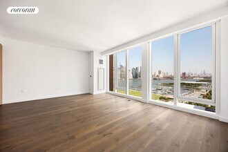 50 Bridge Park Dr in Brooklyn, NY - Building Photo - Building Photo