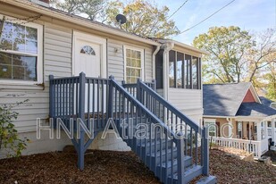 150 Hedges St SE in Marietta, GA - Building Photo