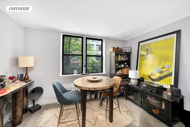 250 W 15th St in New York, NY - Building Photo - Building Photo