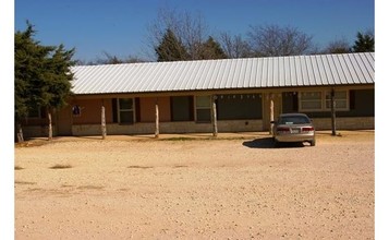 2713 E FM 4 in Cleburne, TX - Building Photo - Building Photo