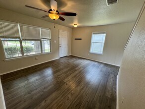 8755 Sunview Park in San Antonio, TX - Building Photo - Building Photo