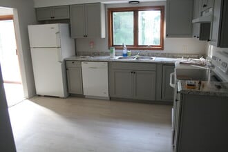 820 Front St in Vestal, NY - Building Photo - Building Photo