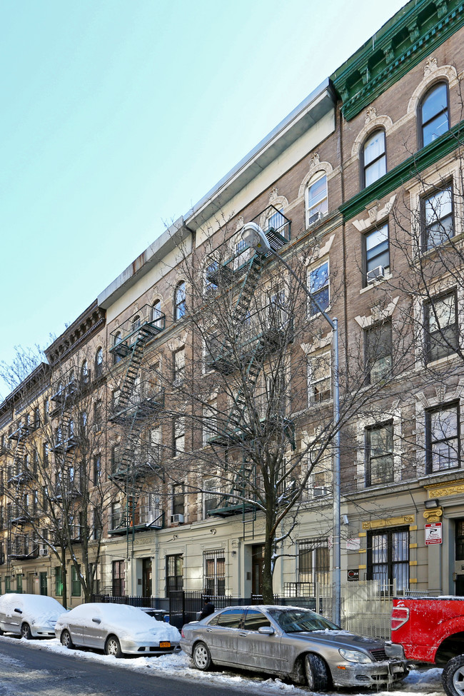 132 West 109th Street in New York, NY - Foto de edificio - Building Photo