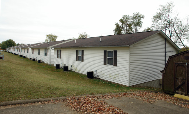 Wyatt Lockwood Apartments in Belpre, OH - Building Photo - Building Photo