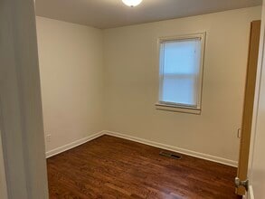 206 N Pearl St in Tecumseh, MI - Building Photo - Building Photo