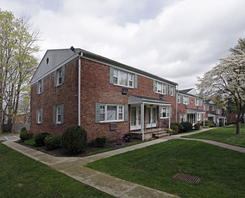 Westcourt Apartments in Caldwell, NJ