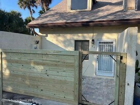 186 Long Point Rd in Cape Canaveral, FL - Building Photo