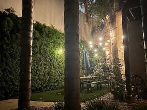 725 Washington Blvd, Unit Lower Unit in Marina Del Rey, CA - Foto de edificio - Building Photo