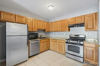 1228 Morning Glory Dr in Monroe Township, NJ - Building Photo - Building Photo