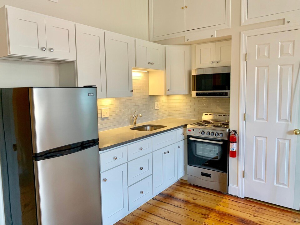 614 Massachusetts Ave, Unit 10 in Boston, MA - Building Photo