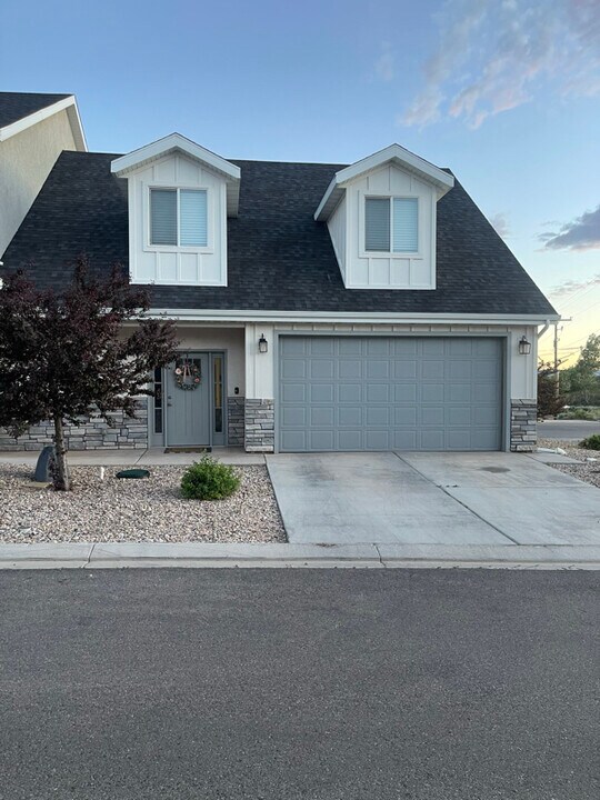 1579 W Pyrite Ln in Cedar City, UT - Building Photo