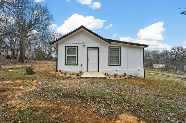 621 E Day St in Denison, TX - Building Photo