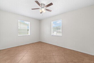 4764 Gulfstream Rd in Lake Worth, FL - Building Photo - Building Photo