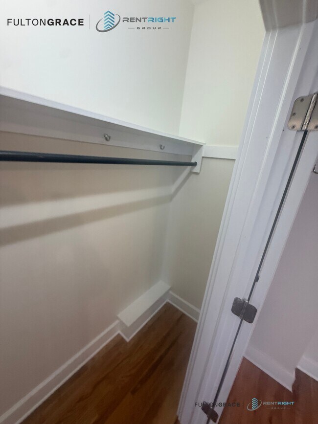 2065 W Lawrence Ave in Chicago, IL - Foto de edificio - Building Photo