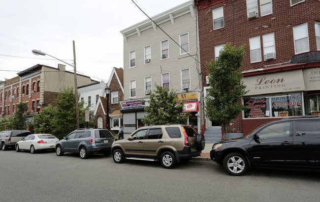 1409 New York Ave in Union City, NJ - Building Photo - Building Photo