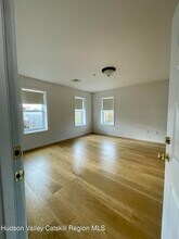 202 Warren St in Hudson, NY - Building Photo - Building Photo