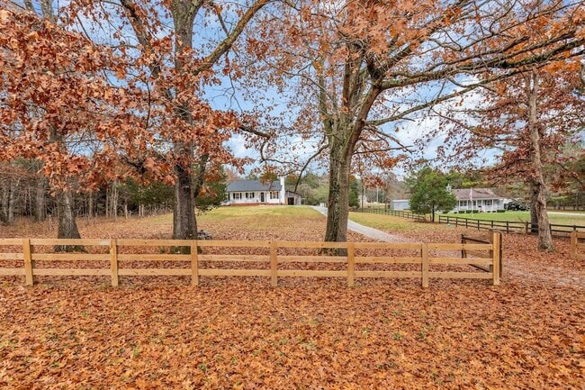 2475 Rock Springs Cemetery Rd in Columbia, TN - Building Photo - Building Photo