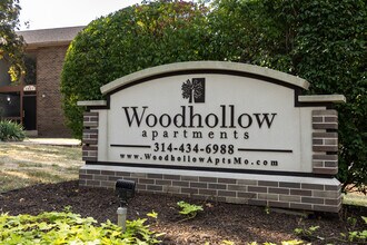 Woodhollow Apartments in Maryland Heights, MO - Building Photo - Building Photo