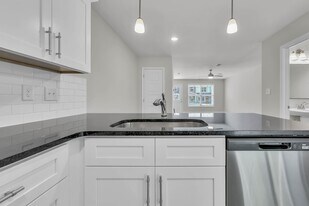 241 W Point Dr in Clarksville, TN - Building Photo