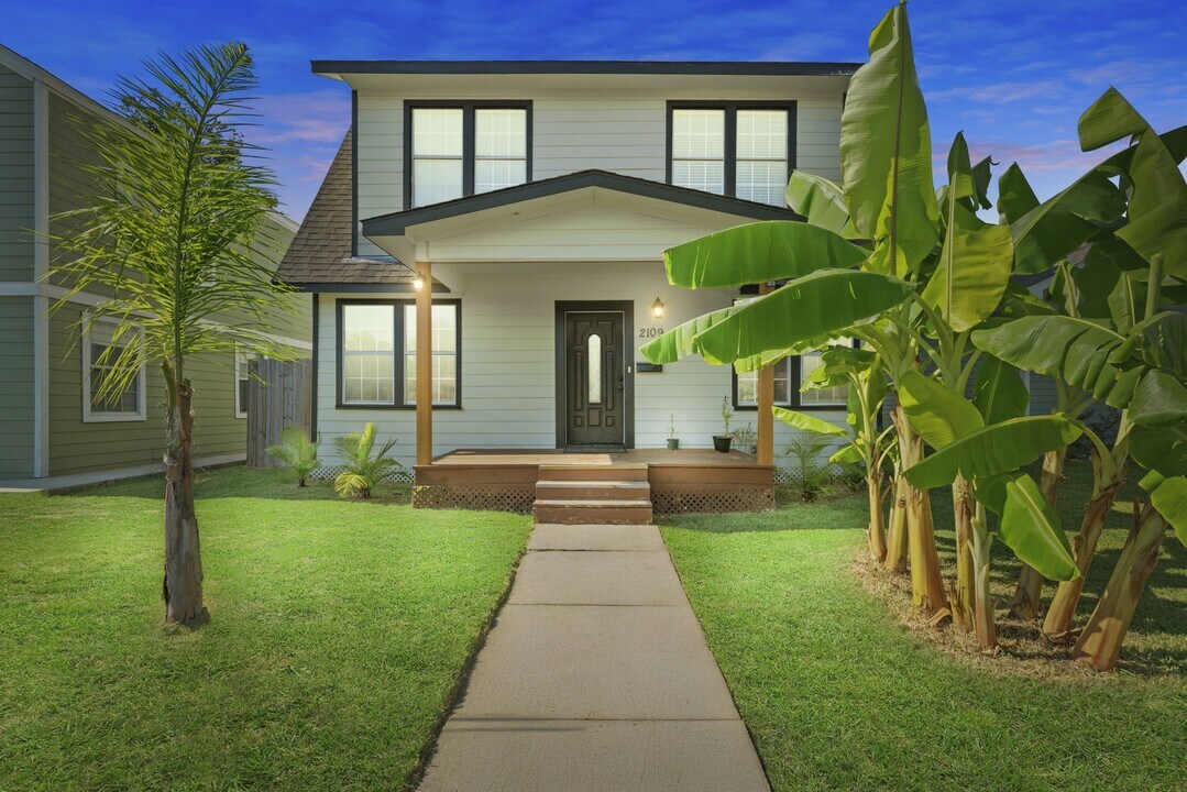 2109 New Jersey St in Baytown, TX - Building Photo