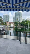255 Poinciana Island Dr in Sunny Isles Beach, FL - Foto de edificio - Building Photo