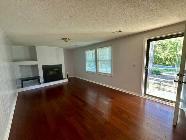 5405 Old Camden Rd in Rembert, SC - Building Photo - Building Photo