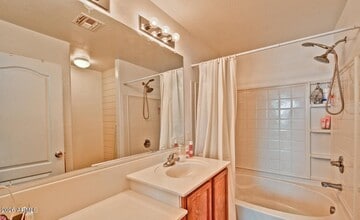 8169 W Groom Creek Rd in Phoenix, AZ - Building Photo - Building Photo