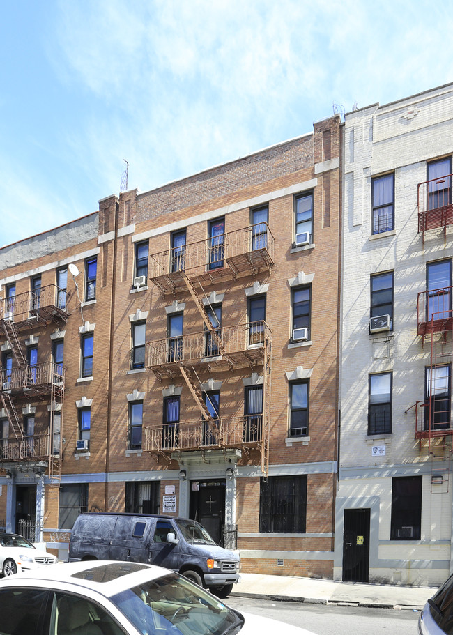 2420 Beaumont Ave in Bronx, NY - Building Photo - Building Photo